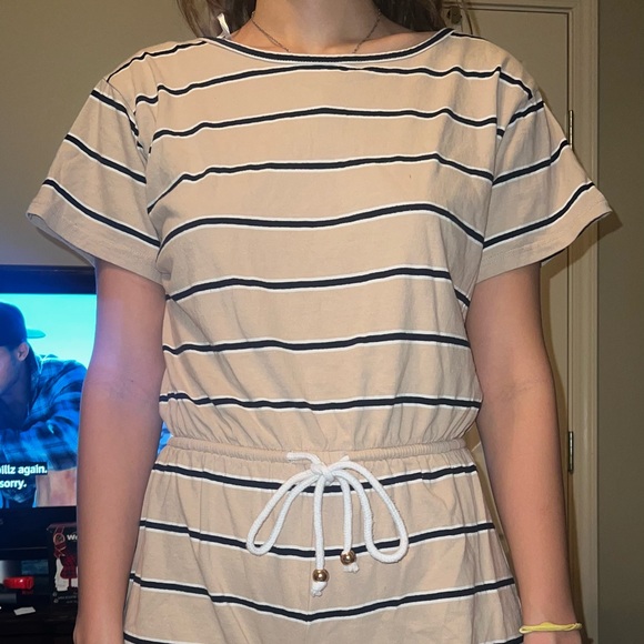 Stripped Romper - Picture 2 of 5